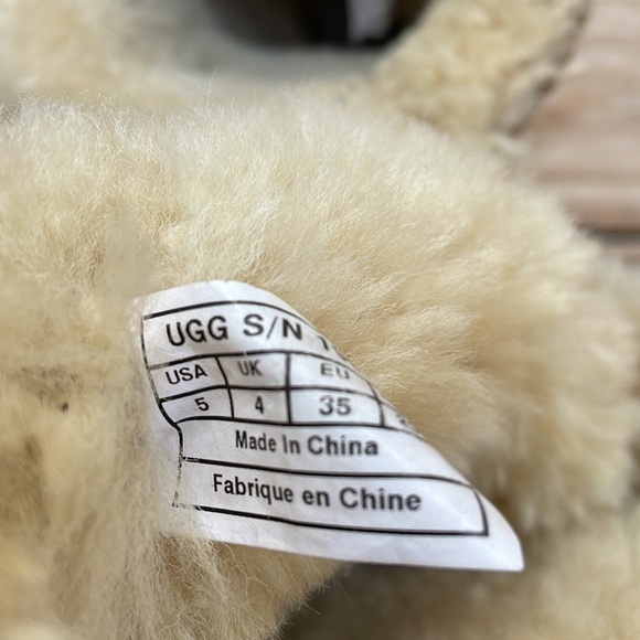 UGG Bailey Button Triplet II Boot Size 5 - Picture 11 of 11